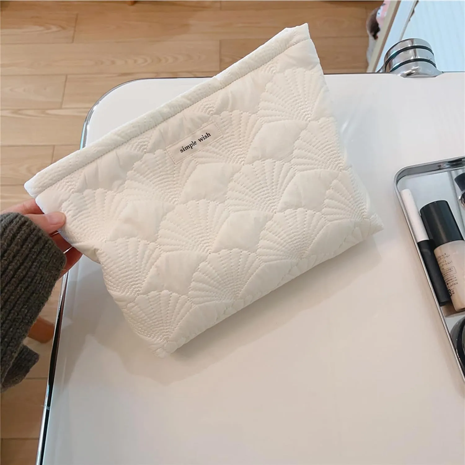 2PCS Quilted Cotton Makeup Bag Portable Travel Bag Cosmetic Bag Aesthetic Shell Toiletry Organizer Case Noble Elegant Pouch Bag For Women Girls White Color