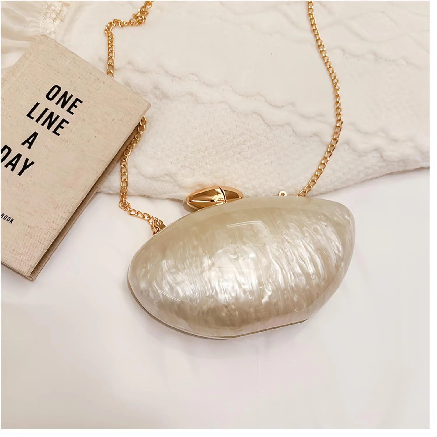 Shell Clutch, Clutch Purses for Women, Shell Shape Metallic Shiny Egg Purses for Women Wedding Party, Acrylic Clutch
