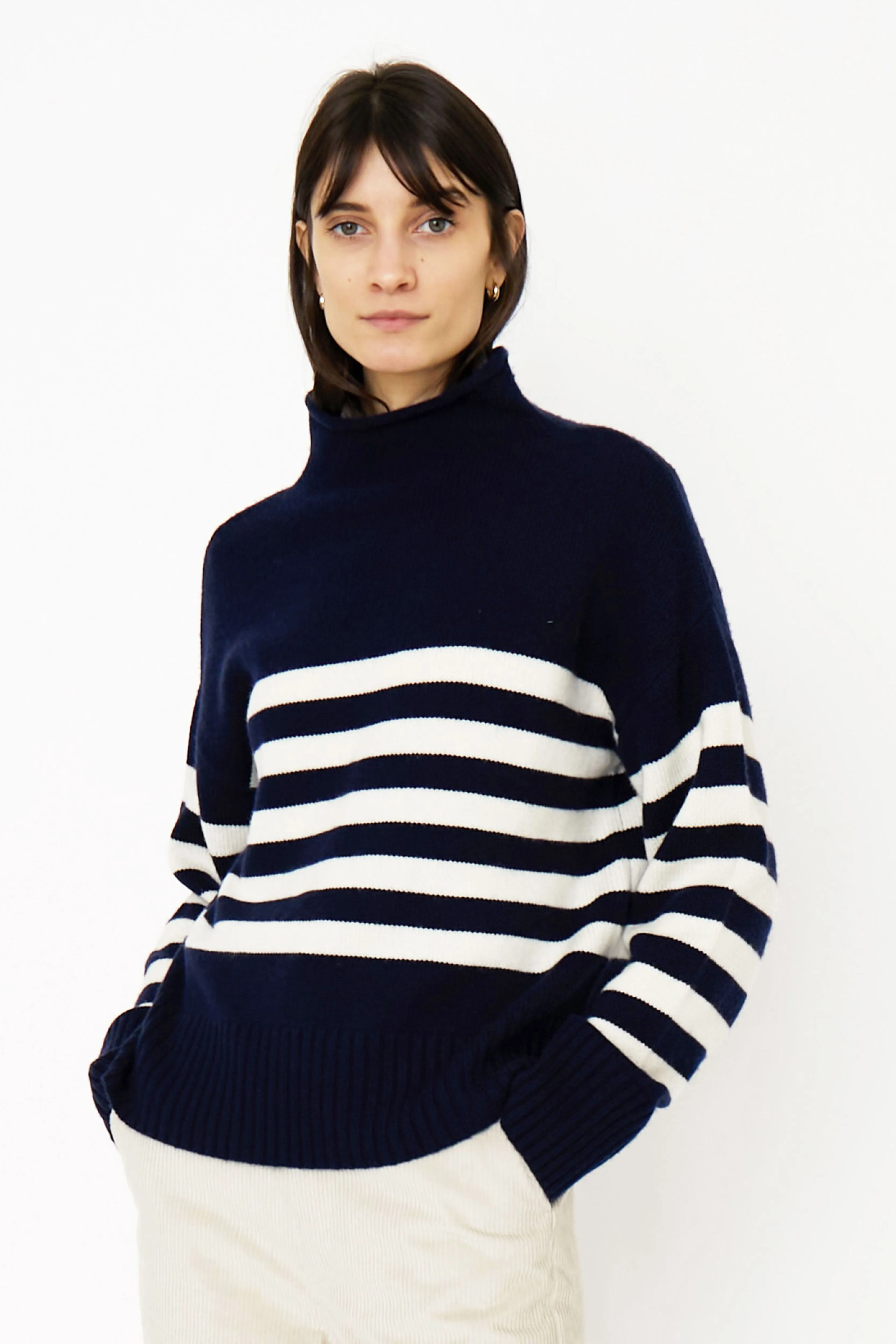 The Lucca - Navy/Cream